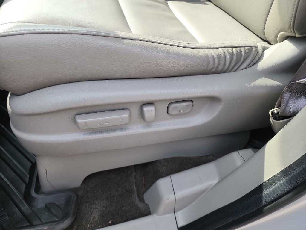 2014 Honda Odyssey Image 17