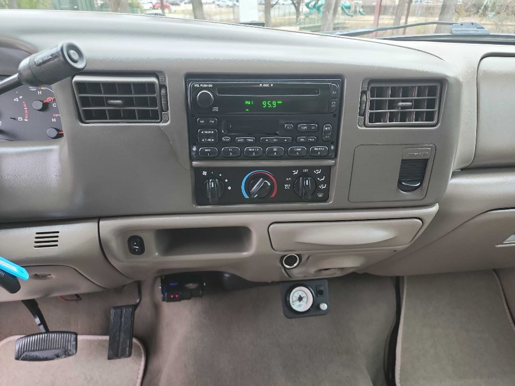 2004 Ford F-250 Image 24