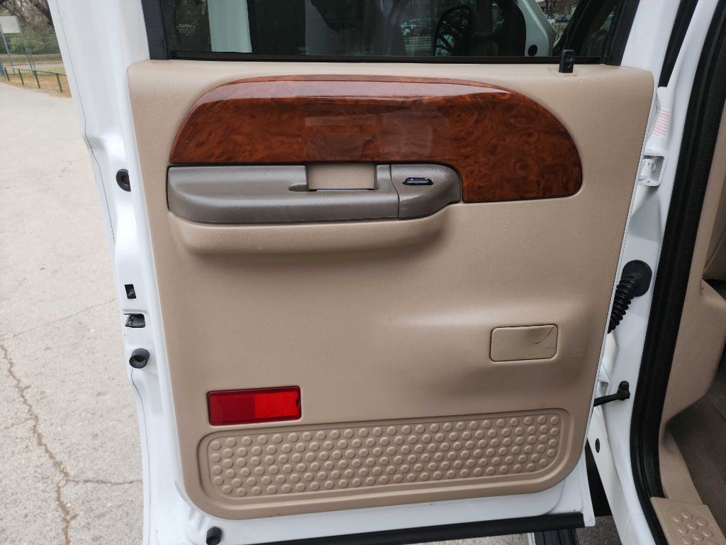 2004 Ford F-250 Image 28