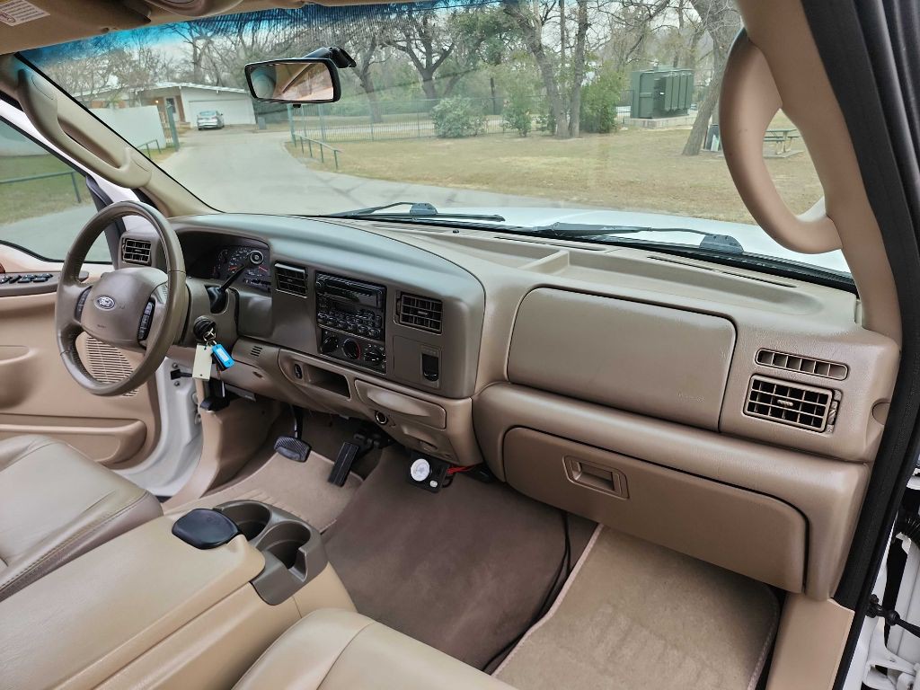 2004 Ford F-250 Image 40