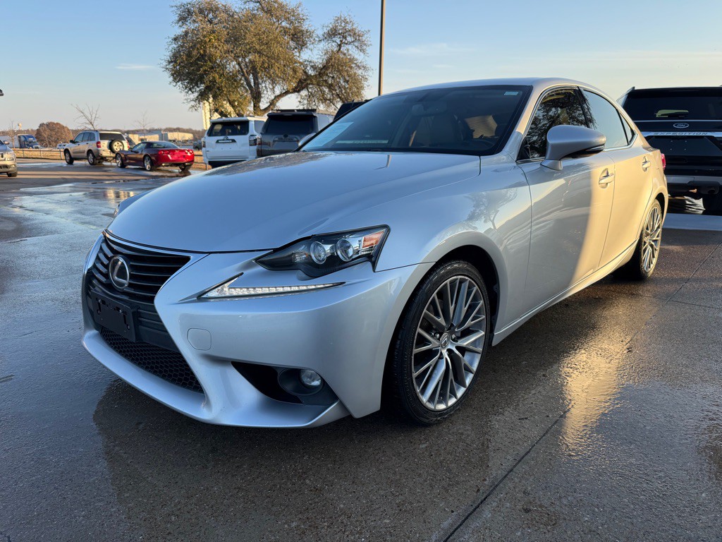 2015 Lexus IS Image 3