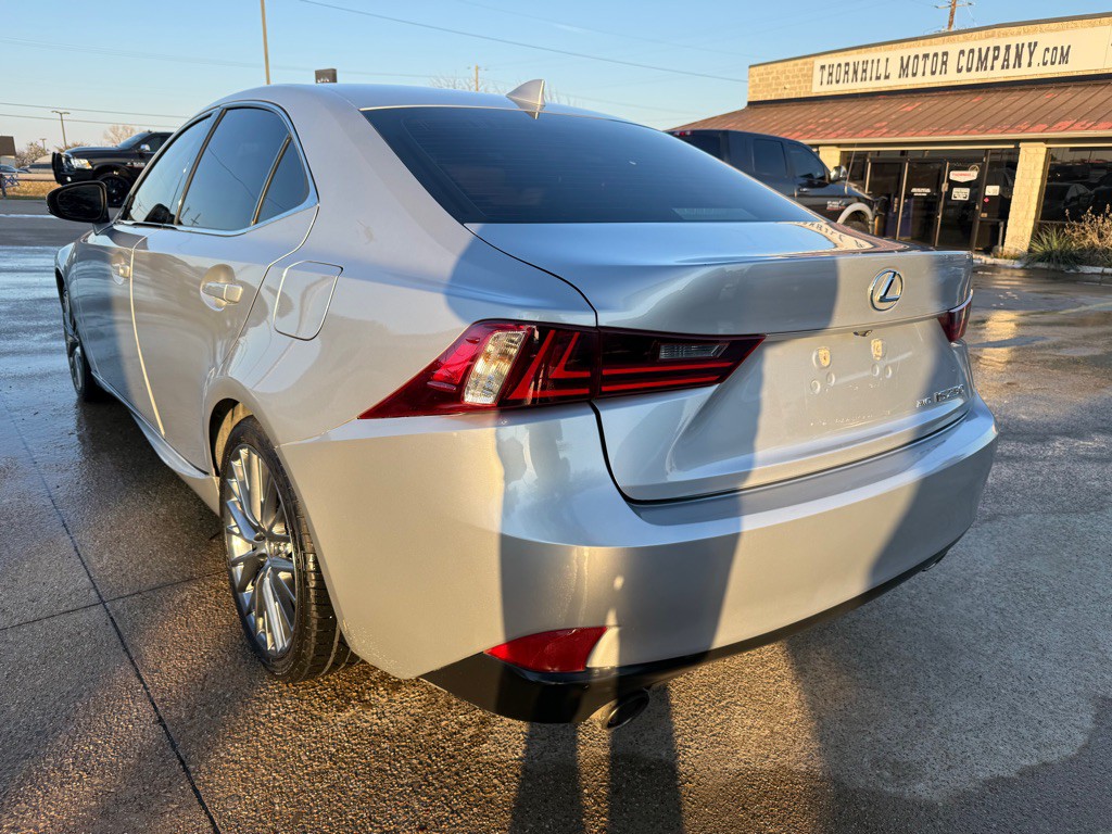 2015 Lexus IS Image 5