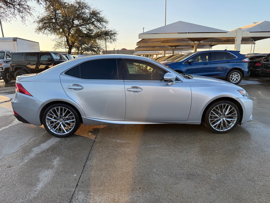 2015 Lexus IS Image 8