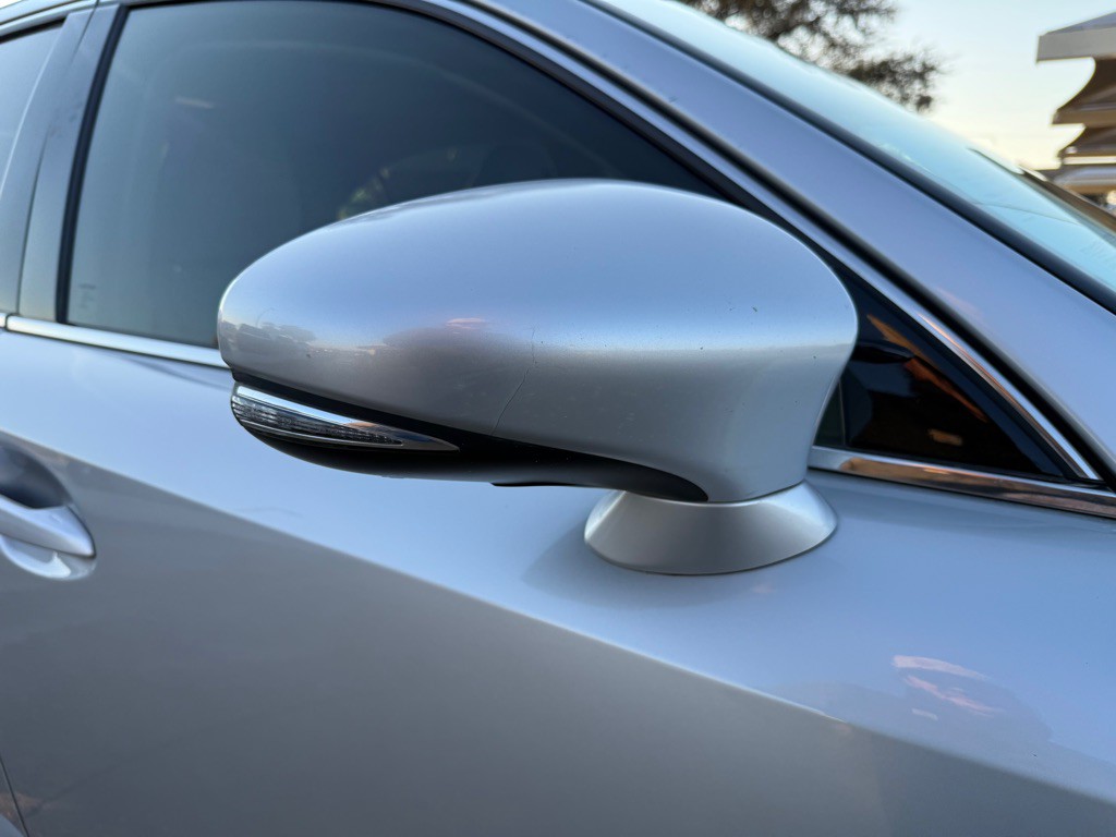 2015 Lexus IS Image 9