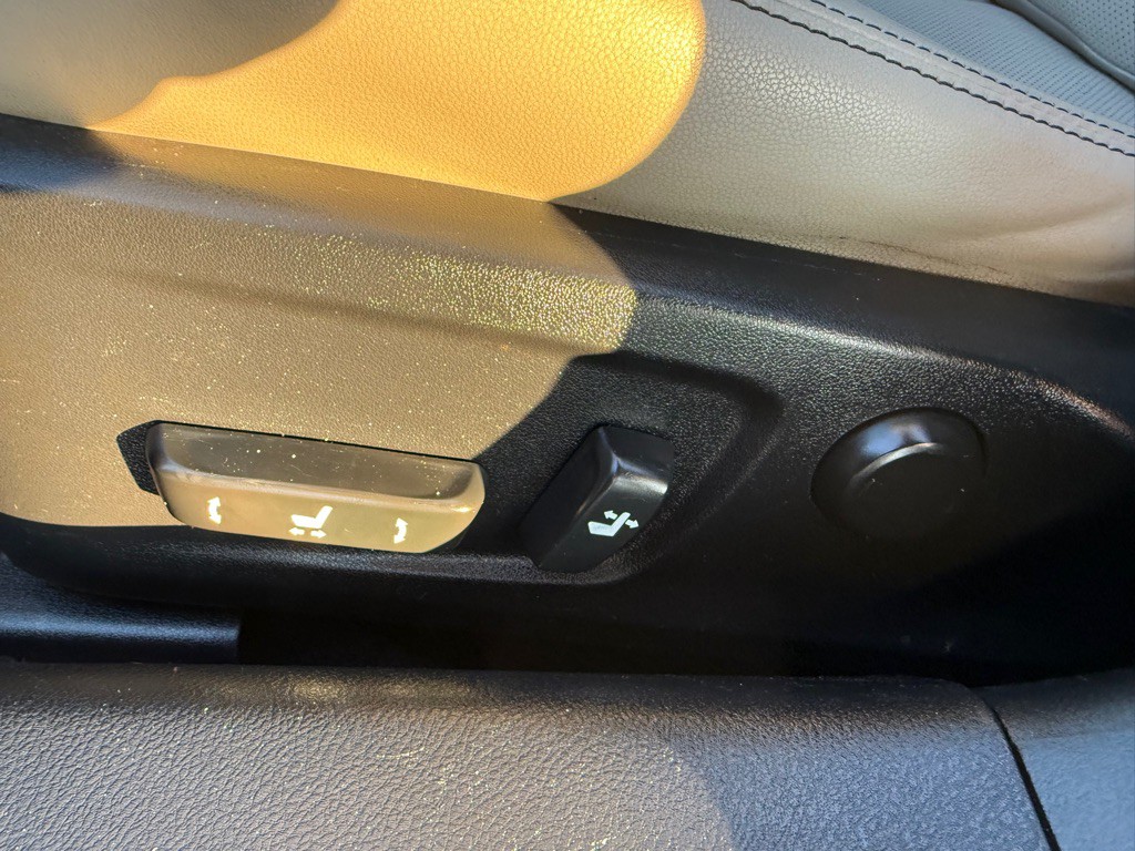 2015 Lexus IS Image 18