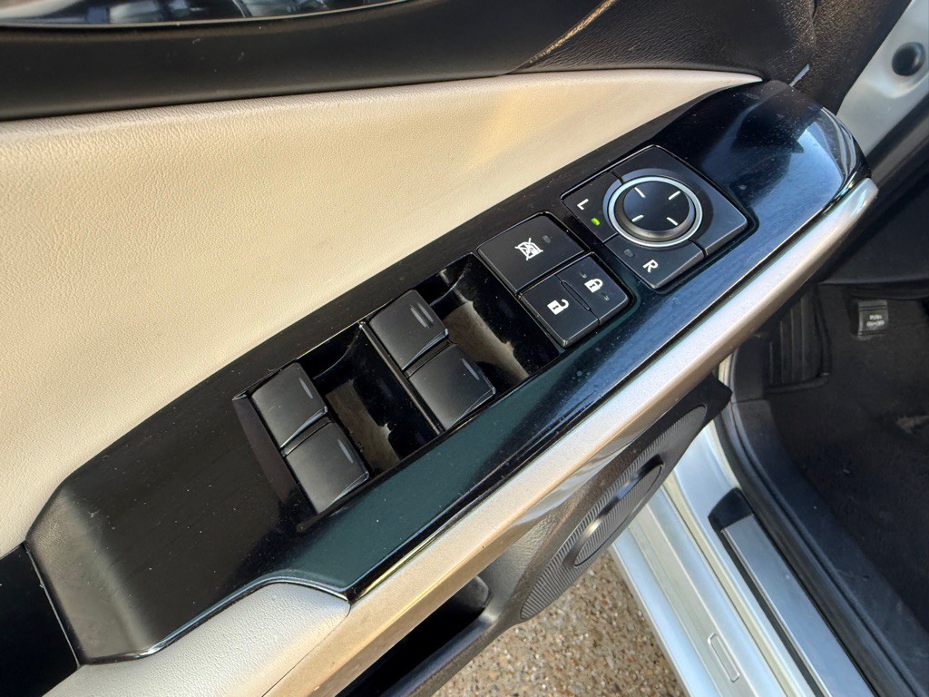 2015 Lexus IS Image 20