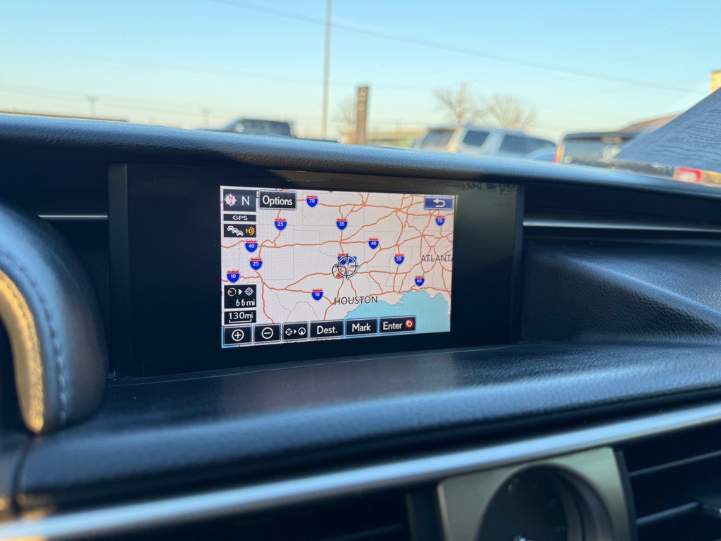 2015 Lexus IS Image 30