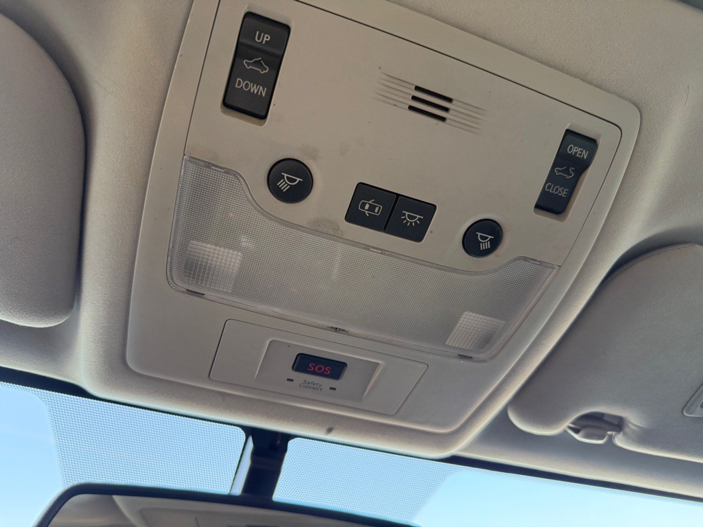 2015 Lexus IS Image 33