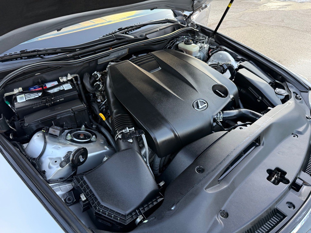 2015 Lexus IS Image 34