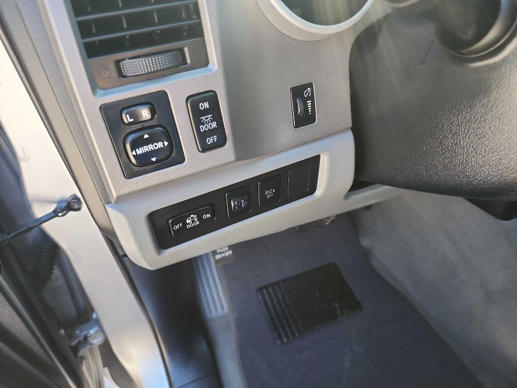 2010 Toyota Tundra Image 20