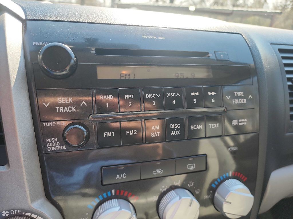 2010 Toyota Tundra Image 23