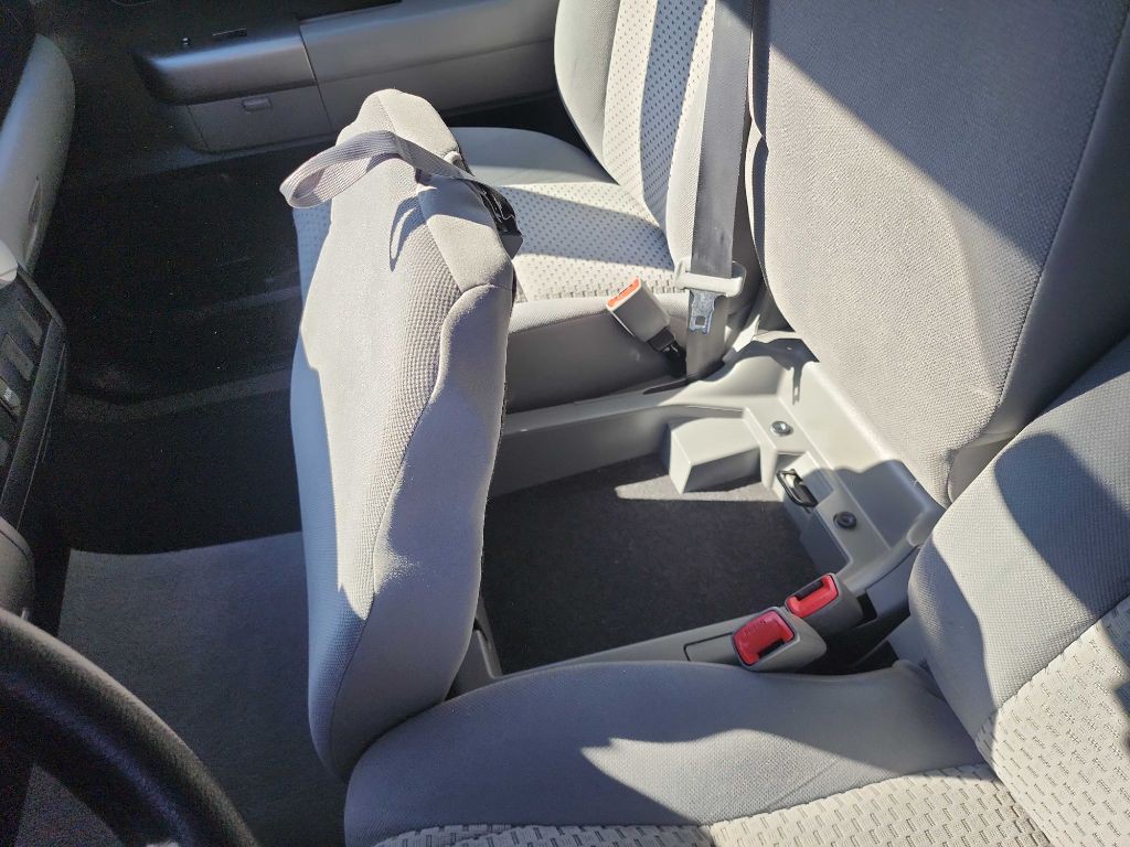 2010 Toyota Tundra Image 25