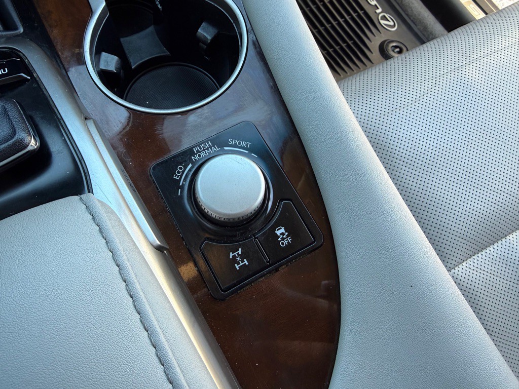 2017 Lexus RX Image 34