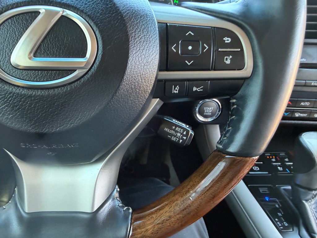 2017 Lexus RX Image 36