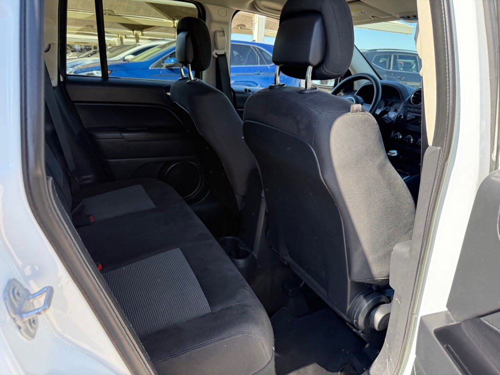 2015 Jeep Compass Image 16