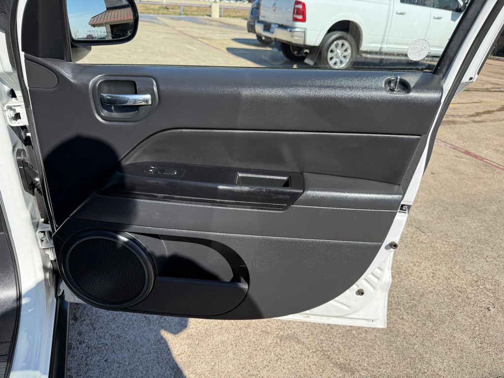 2015 Jeep Compass Image 18