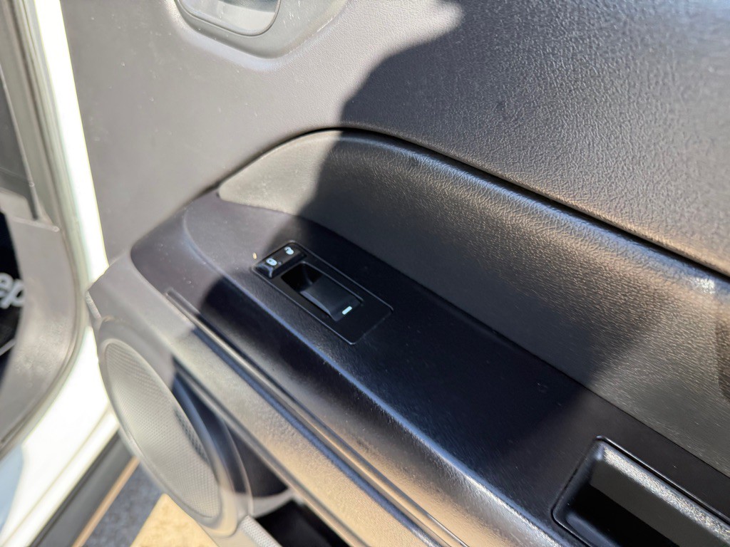 2015 Jeep Compass Image 19