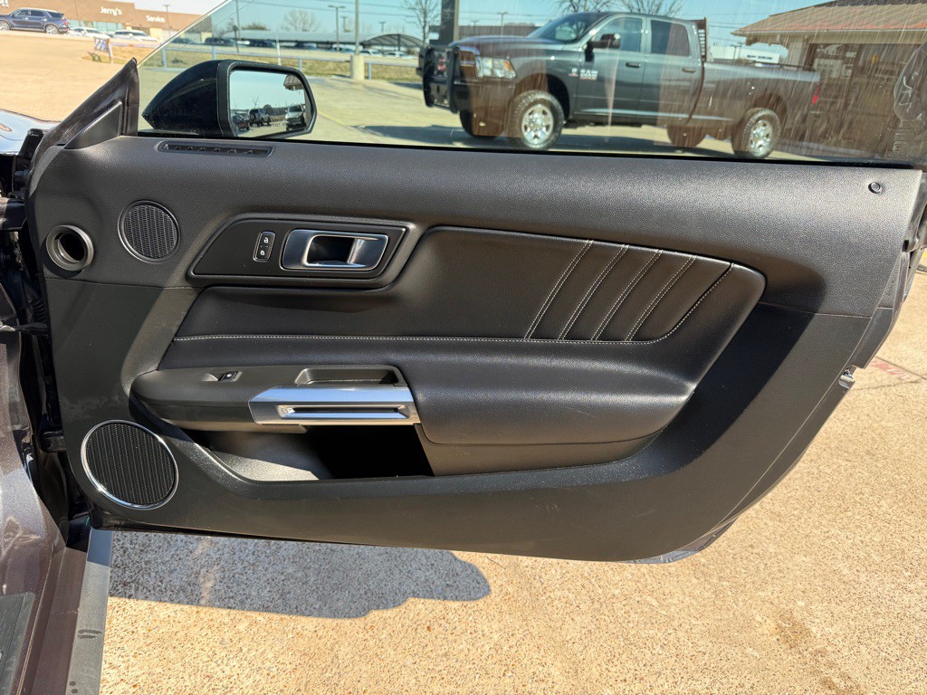 2023 Ford Mustang Image 17