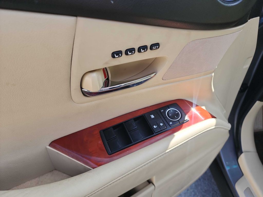 2012 Lexus RX Image 16