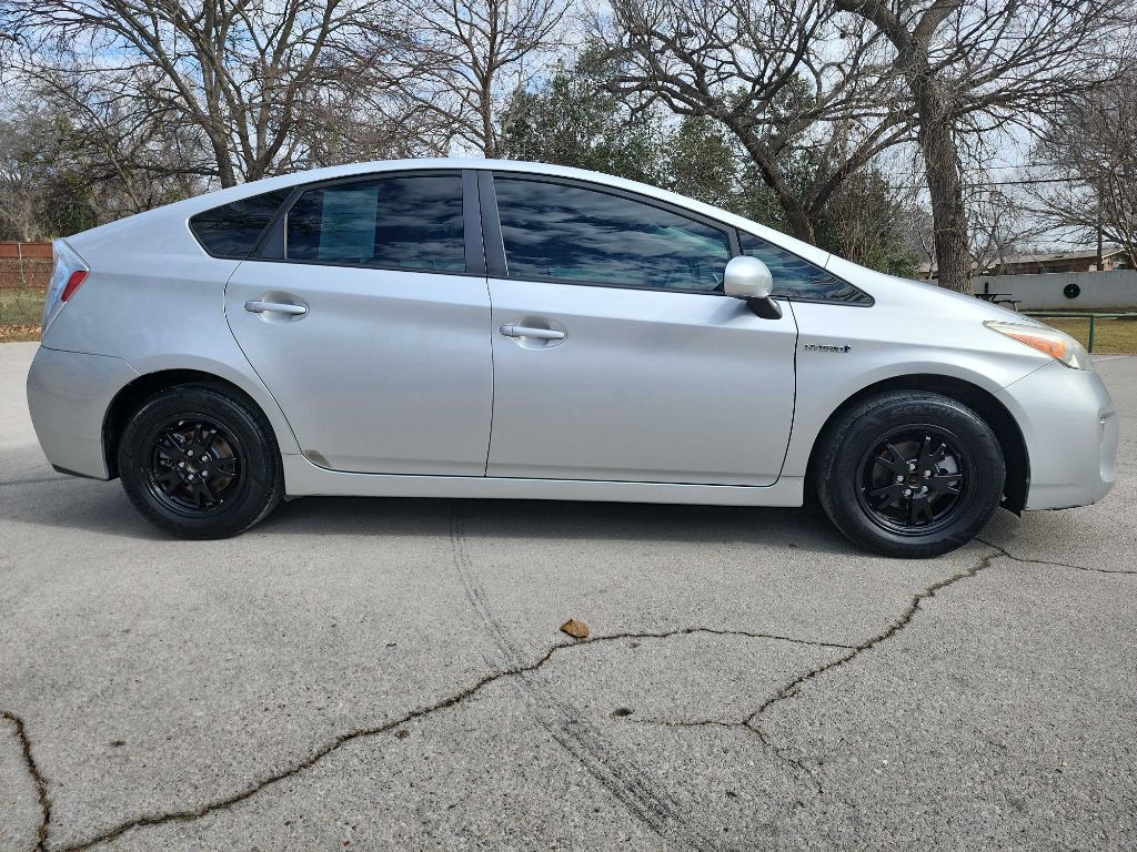 2013 Toyota Prius Image 10