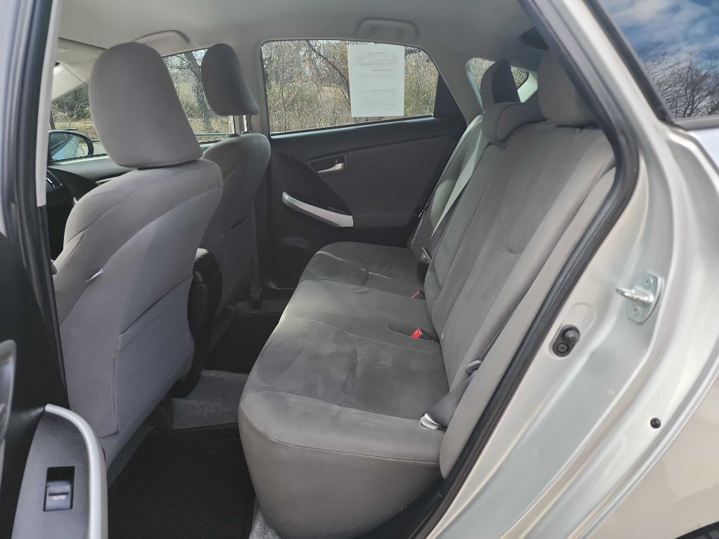 2013 Toyota Prius Image 19