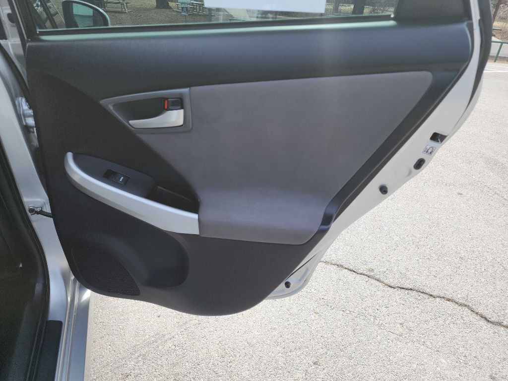 2013 Toyota Prius Image 23