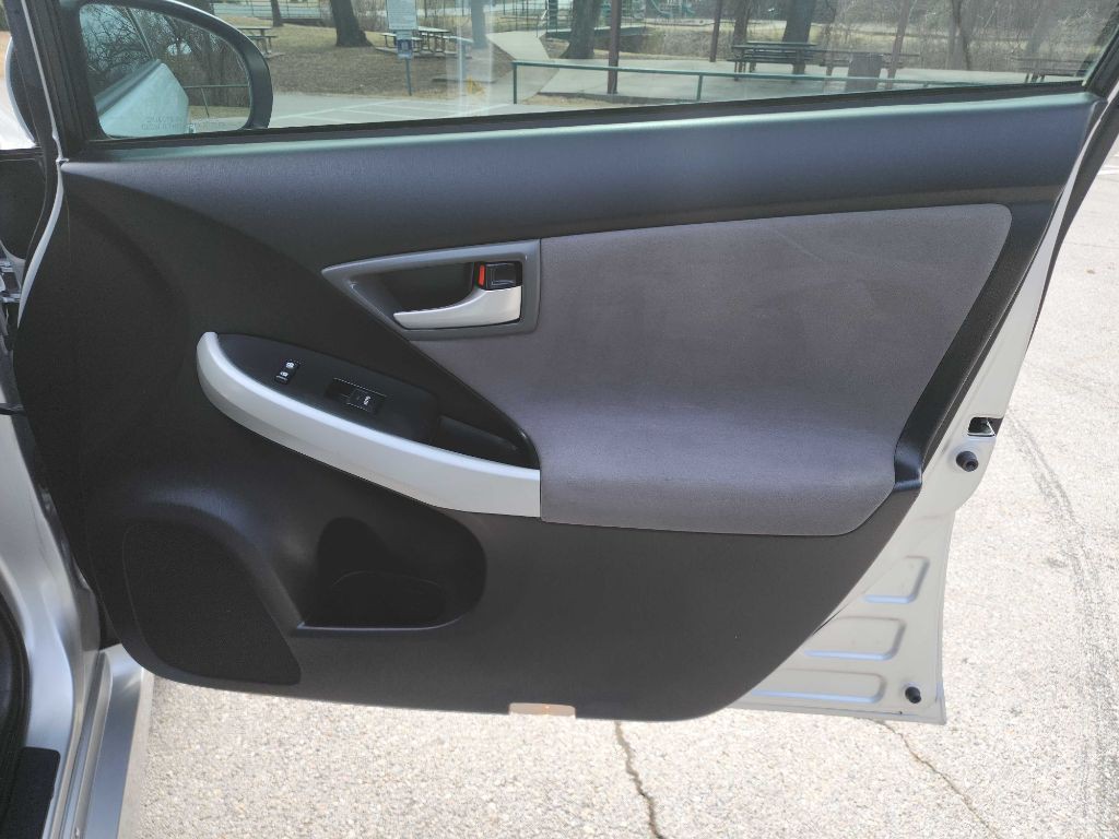 2013 Toyota Prius Image 26