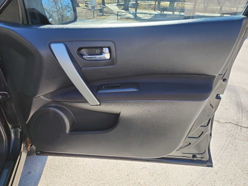 2014 Nissan Rogue Image 24