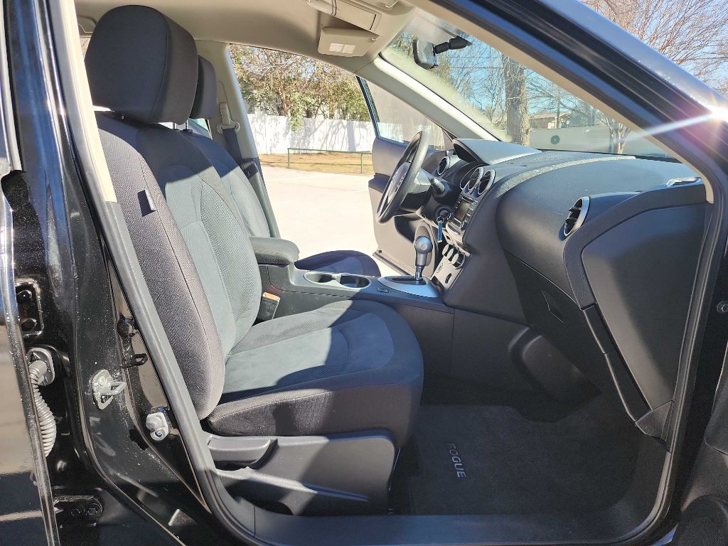 2014 Nissan Rogue Image 25