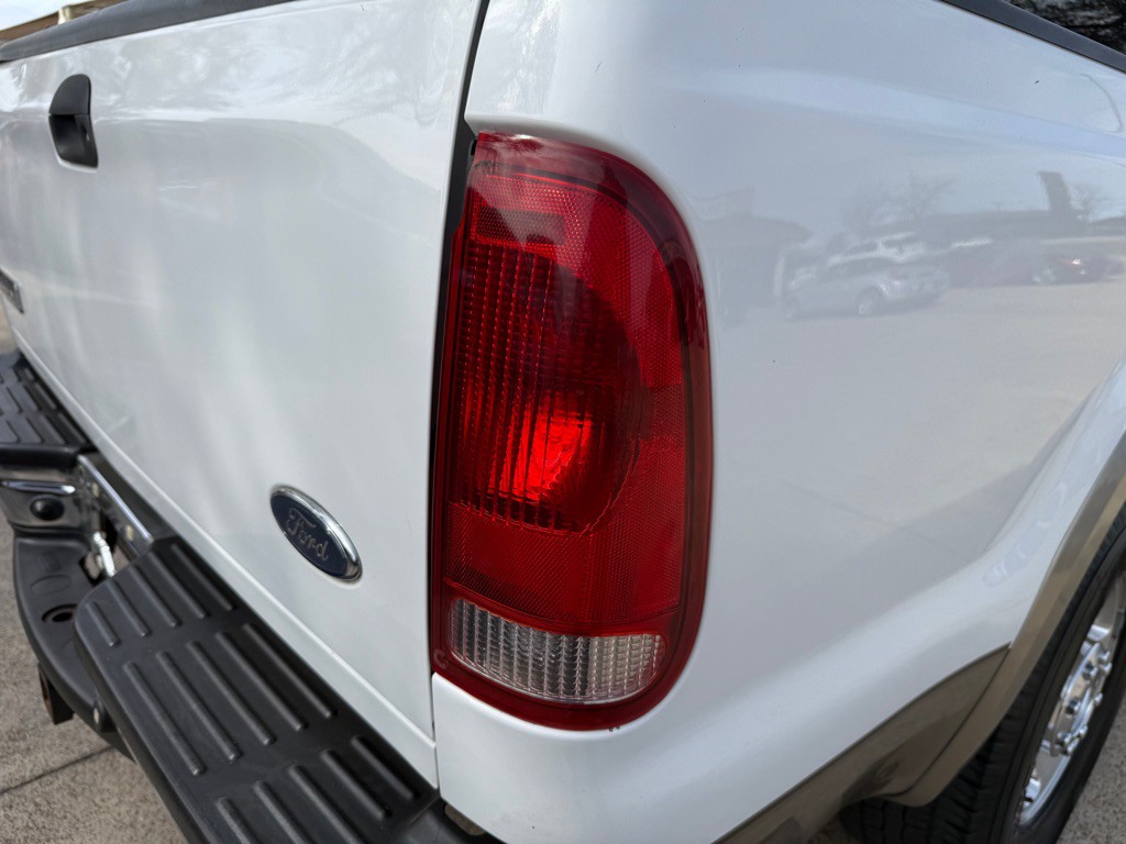 2005 Ford F-250 Image 9