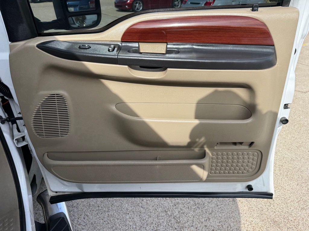 2005 Ford F-250 Image 25