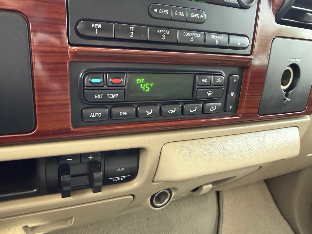 2005 Ford F-250 Image 30