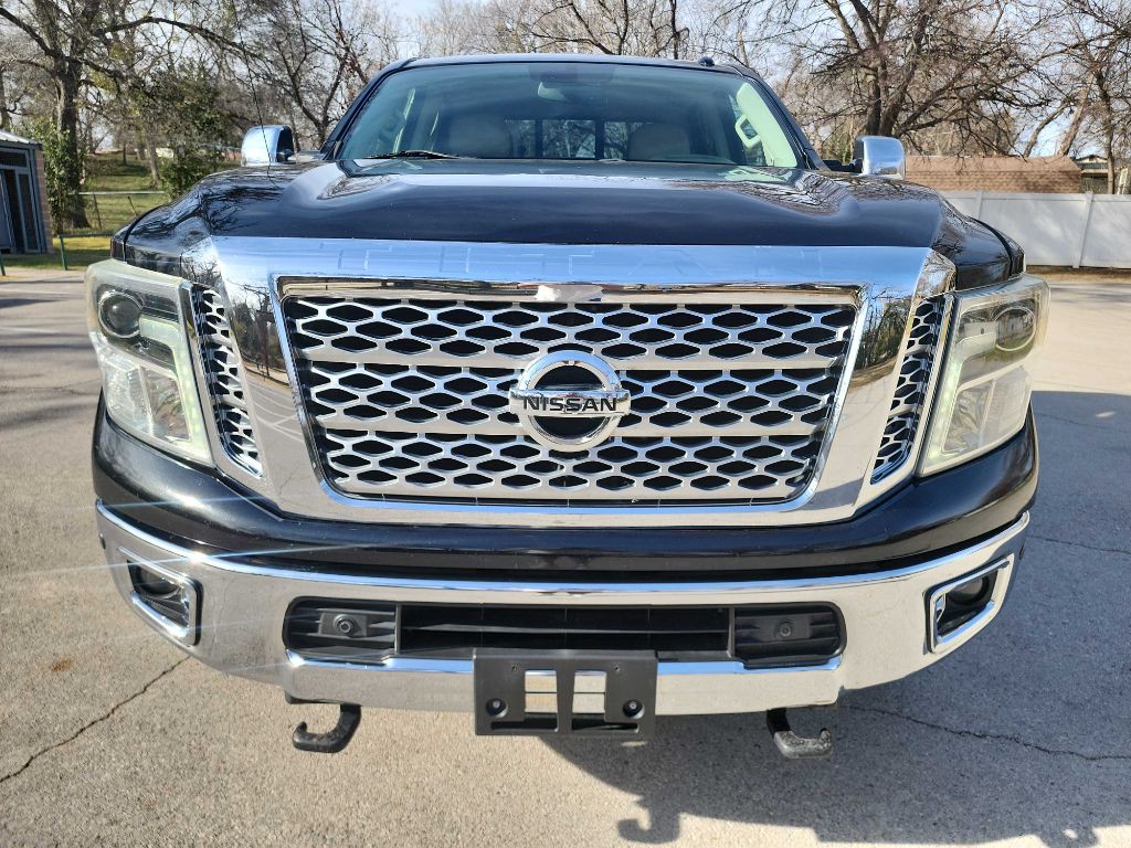 2016 Nissan Titan Image 4