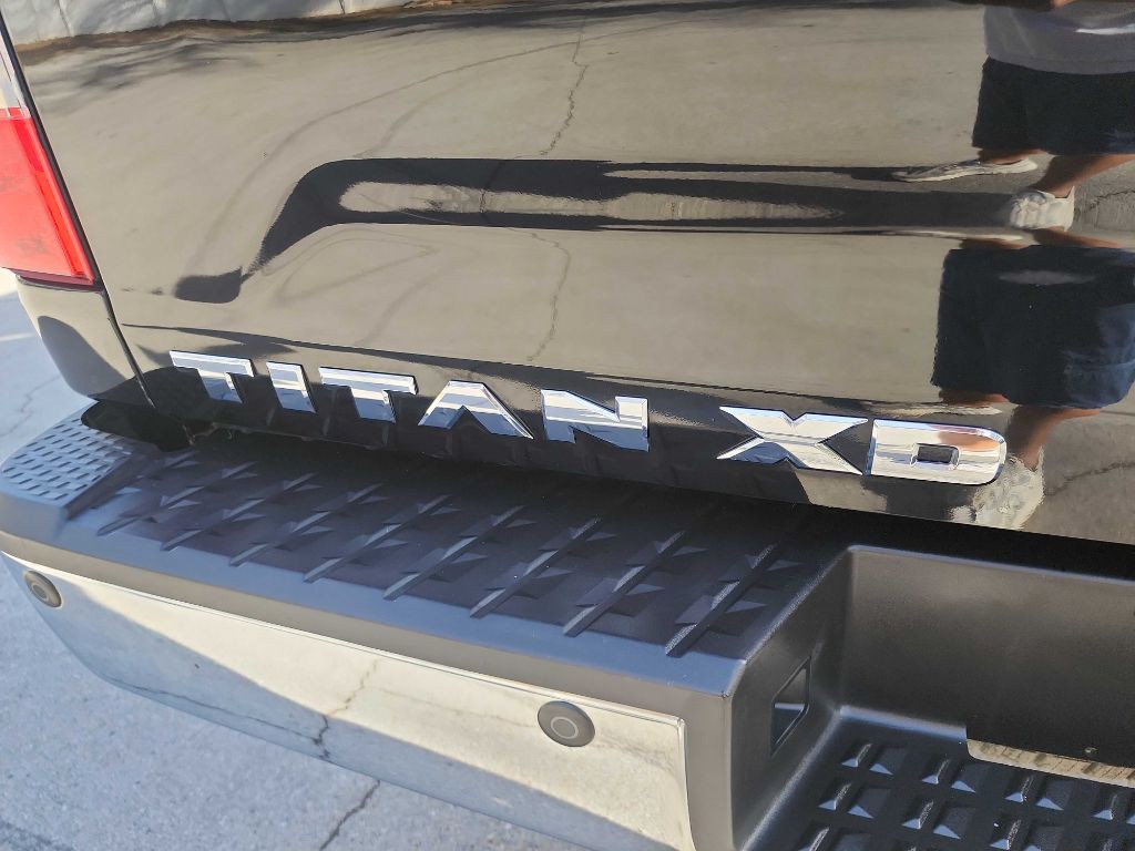 2016 Nissan Titan Image 8
