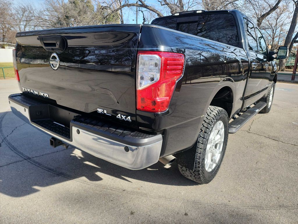 2016 Nissan Titan Image 11