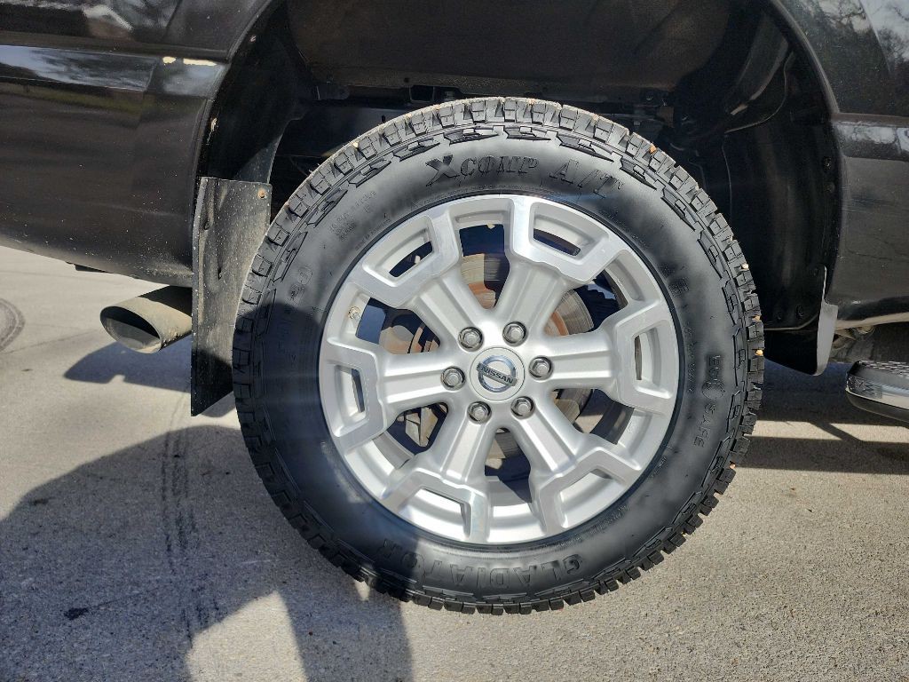 2016 Nissan Titan Image 12