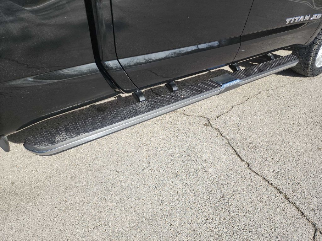 2016 Nissan Titan Image 13