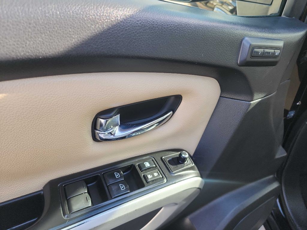 2016 Nissan Titan Image 14
