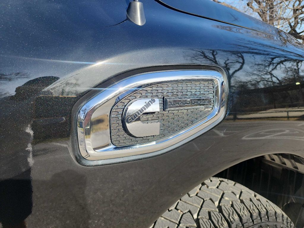 2016 Nissan Titan Image 15