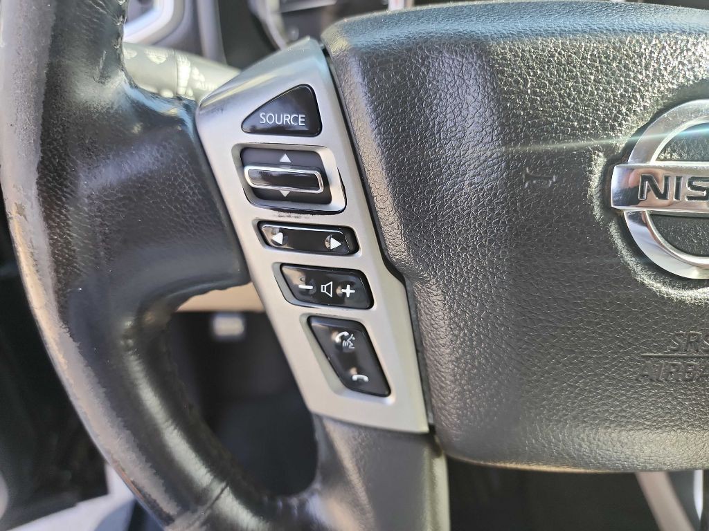 2016 Nissan Titan Image 20