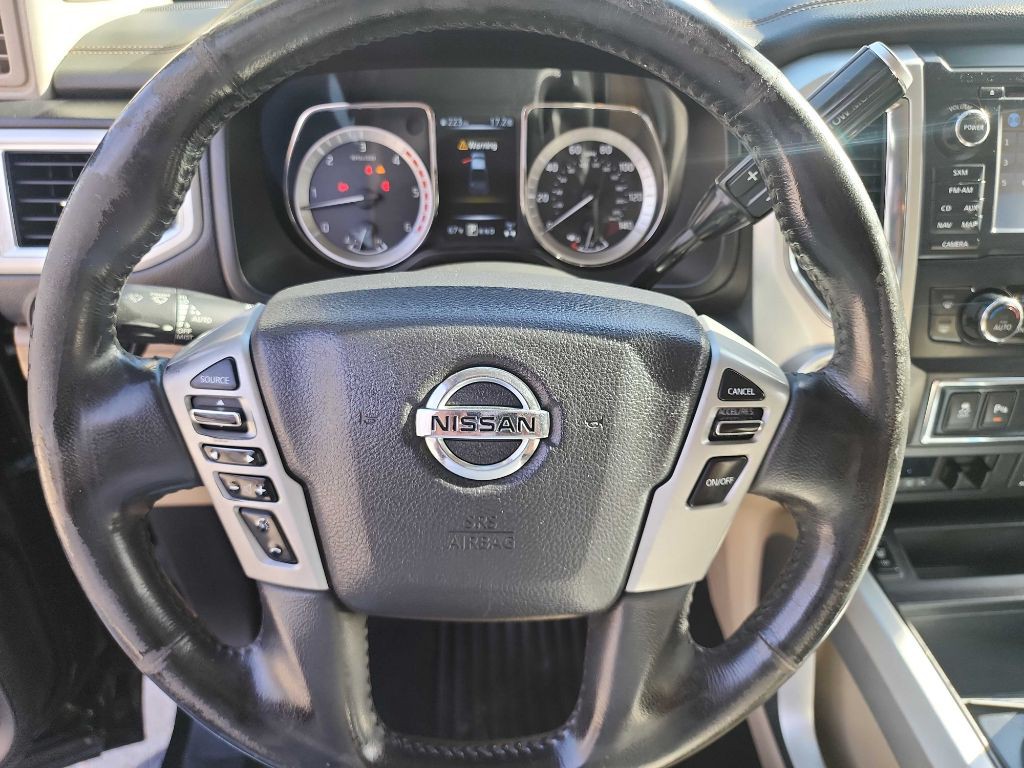 2016 Nissan Titan Image 21