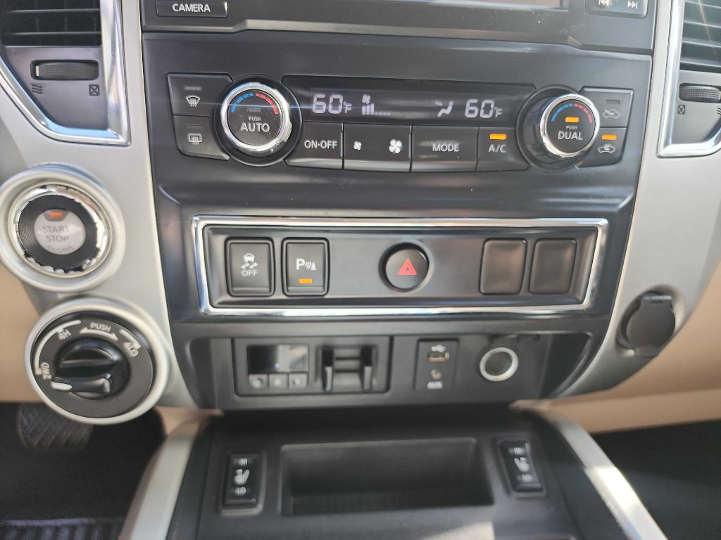 2016 Nissan Titan Image 27