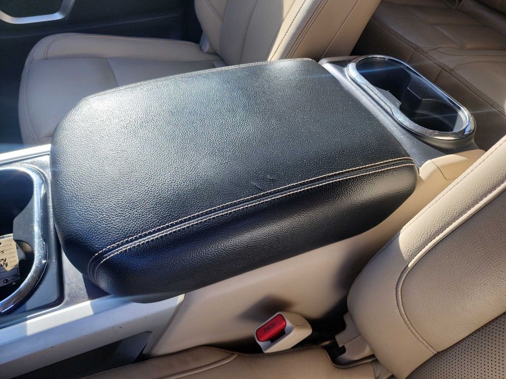 2016 Nissan Titan Image 30