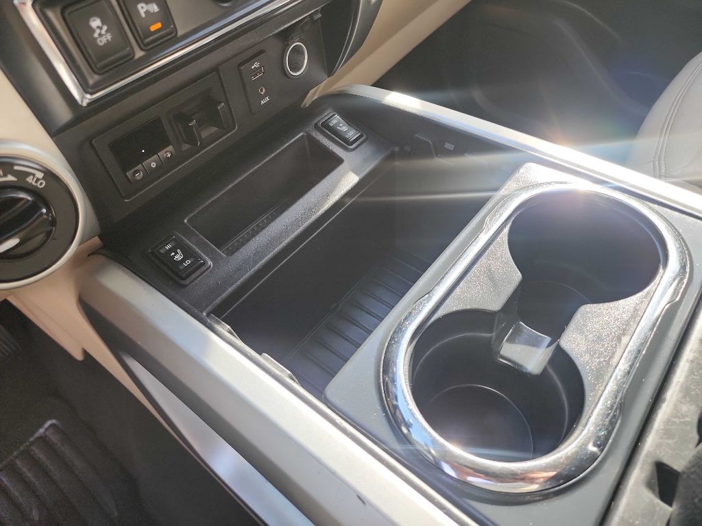 2016 Nissan Titan Image 31