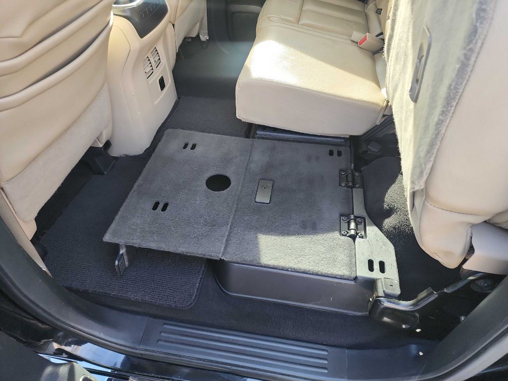 2016 Nissan Titan Image 36