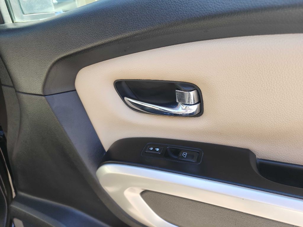 2016 Nissan Titan Image 39