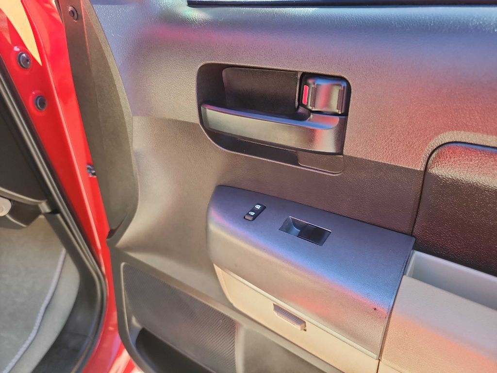 2010 Toyota Tundra Image 28