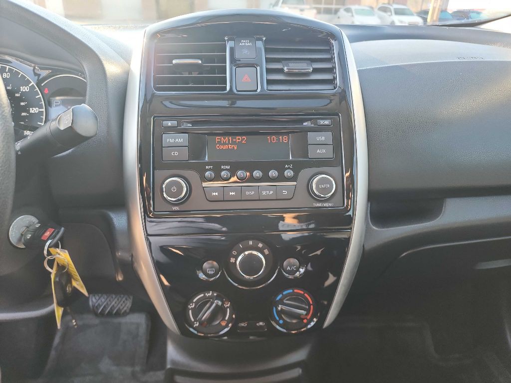 2015 Nissan Versa Image 20