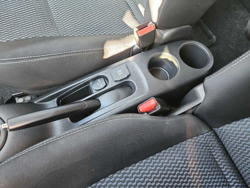 2015 Nissan Versa Image 24