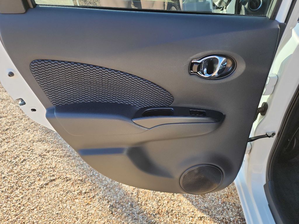 2015 Nissan Versa Image 25